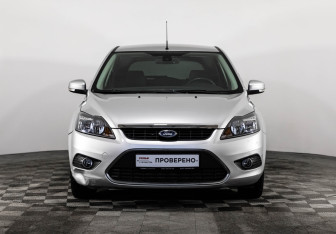 Подержанный автомобиль Ford Focus Hatchback 2011 года (2 фото)