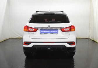 Подержанный автомобиль Mitsubishi ASX 2018 года (6 фото)