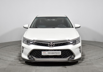 Подержанный автомобиль Toyota Camry Sedan 2017 года (2 фото)