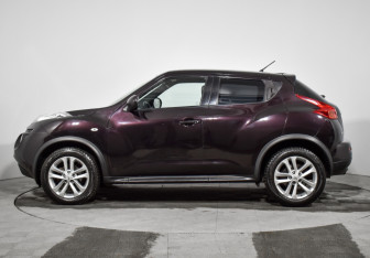 Подержанный автомобиль Nissan Juke 2013 года (8 фото)