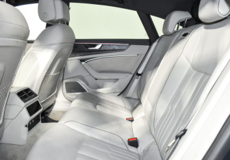 Подержанный автомобиль Audi A7 2018 года (13 фото)
