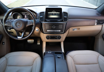 Подержанный автомобиль Mercedes-Benz GLE 2017 года (8 фото)