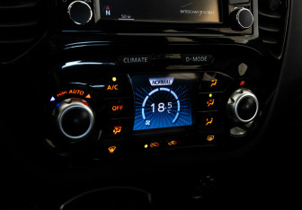 Подержанный автомобиль Nissan Juke 2013 года (15 фото)