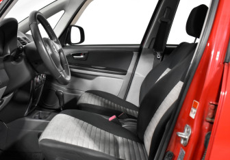 Подержанный автомобиль Suzuki SX4 Hatchback 2008 года (10 фото)