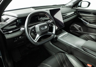 Подержанный автомобиль Geely Preface 2024 года (11 фото)