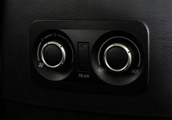 Подержанный автомобиль Mitsubishi Pajero 2017 года (35 фото)