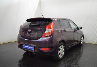 Подержанный автомобиль Hyundai Solaris Hatchback 2011 года (5 фото)