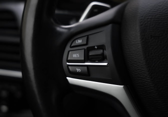 Подержанный автомобиль BMW X6 2017 года (23 фото)