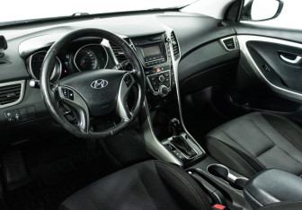 Подержанный автомобиль Hyundai i30 Hatchback 2013 года (11 фото)