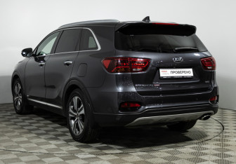 Подержанный автомобиль Kia Sorento 2018 года (7 фото)