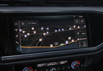 Подержанный автомобиль Audi Q3 2019 года (18 фото)