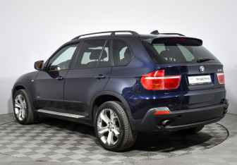 Подержанный автомобиль BMW X5 2007 года (7 фото)