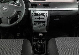 Подержанный автомобиль Opel Meriva 2008 года (13 фото)