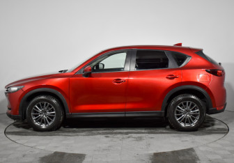 Подержанный автомобиль Mazda CX-5 2017 года (8 фото)