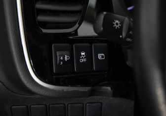 Подержанный автомобиль Mitsubishi Outlander 2021 года (12 фото)