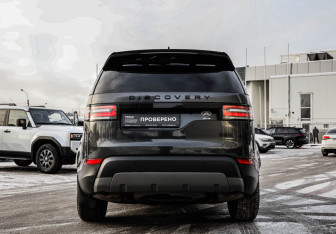 Подержанный автомобиль Land Rover Discovery 2020 года (8 фото)