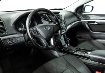Подержанный автомобиль Hyundai i40 Sedan 2015 года (11 фото)