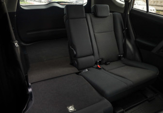 Подержанный автомобиль Toyota RAV4 2015 года (23 фото)