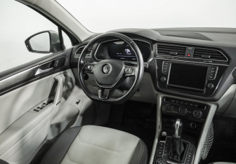 Подержанный автомобиль Volkswagen Tiguan 2017 года (9 фото)
