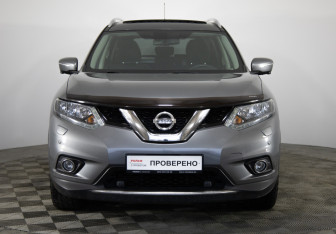 Подержанный автомобиль Nissan X-Trail 2015 года (2 фото)