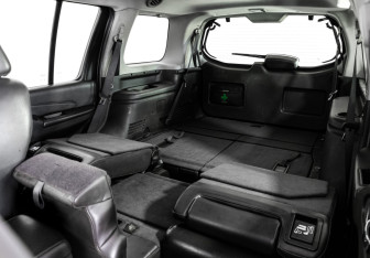 Подержанный автомобиль Nissan Pathfinder 2010 года (22 фото)