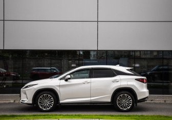 Подержанный автомобиль Lexus RX 2019 года (9 фото)