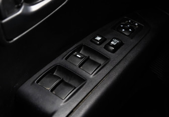 Подержанный автомобиль Mitsubishi Outlander 2011 года (17 фото)