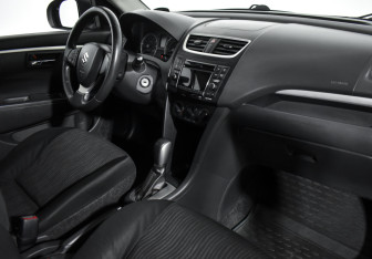 Подержанный автомобиль Suzuki Swift Hatchback 2011 года (13 фото)