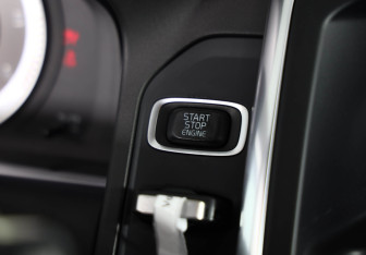 Подержанный автомобиль Volvo XC60 2012 года (15 фото)