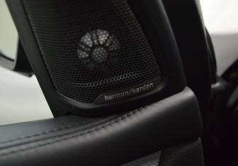 Подержанный автомобиль BMW X5 2015 года (20 фото)