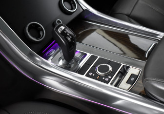 Подержанный автомобиль Land Rover Range Rover Sport 2018 года (11 фото)