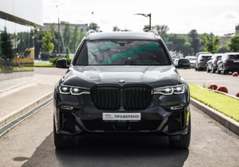 Подержанный автомобиль BMW X7 2019 года (4 фото)