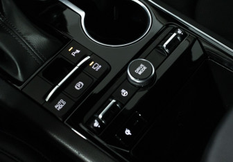 Подержанный автомобиль Kia K5 2024 года (14 фото)