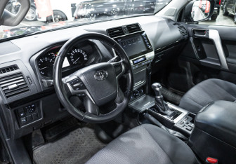 Подержанный автомобиль Toyota Land Cruiser Prado 2021 года (12 фото)