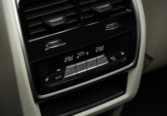 Подержанный автомобиль BMW X5 2020 года (36 фото)