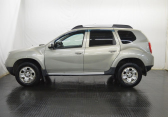 Подержанный автомобиль Renault Duster 2014 года (8 фото)