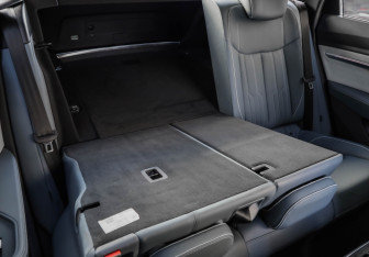 Подержанный автомобиль Audi e-tron Sportback 2021 года (34 фото)