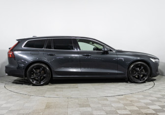 Подержанный автомобиль Volvo V60 2019 года (4 фото)