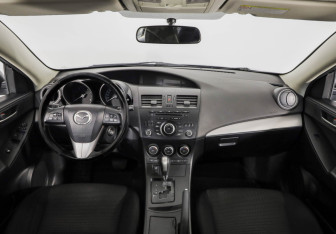 Подержанный автомобиль Mazda 3 Sedan 2011 года (10 фото)