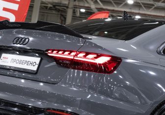Подержанный автомобиль Audi A4 Sedan 2020 года (13 фото)