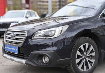 Подержанный автомобиль Subaru Outback Wagon 2015 года (8 фото)