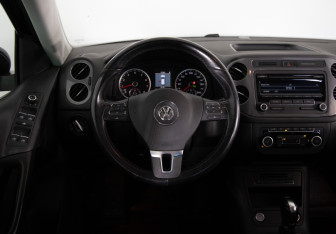 Подержанный автомобиль Volkswagen Tiguan 2013 года (9 фото)