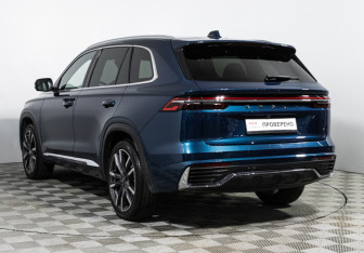 Подержанный автомобиль Geely Monjaro 2023 года (7 фото)