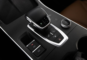 Подержанный автомобиль Omoda C5 2022 года (13 фото)