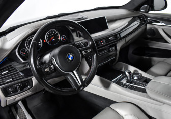 Подержанный автомобиль BMW X6 M 2017 года (9 фото)