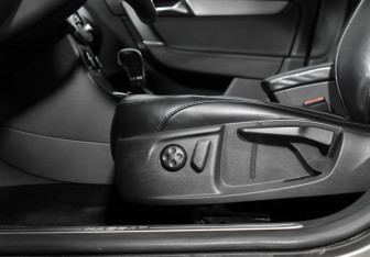 Подержанный автомобиль Volkswagen Passat Sedan 2011 года (10 фото)