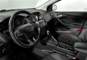 Подержанный автомобиль Ford Focus Sedan 2019 года (9 фото)