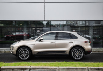 Подержанный автомобиль Porsche Macan 2017 года (9 фото)