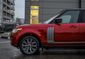 Подержанный автомобиль Land Rover Range Rover 2013 года (10 фото)