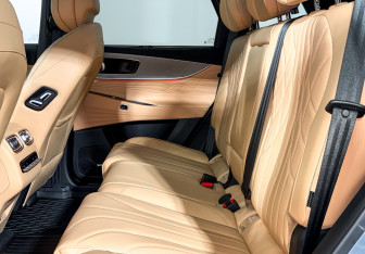 Подержанный автомобиль Jaecoo J8 2024 года (14 фото)